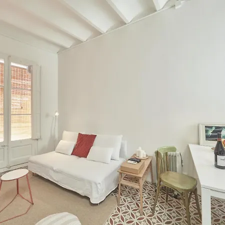 아파트 White Penthouse