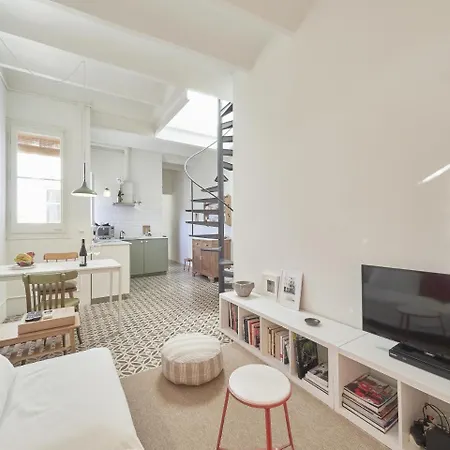 아파트 White Penthouse *